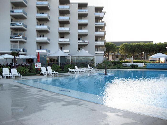 Elena Club Resort Силви Марина Екстериор снимка