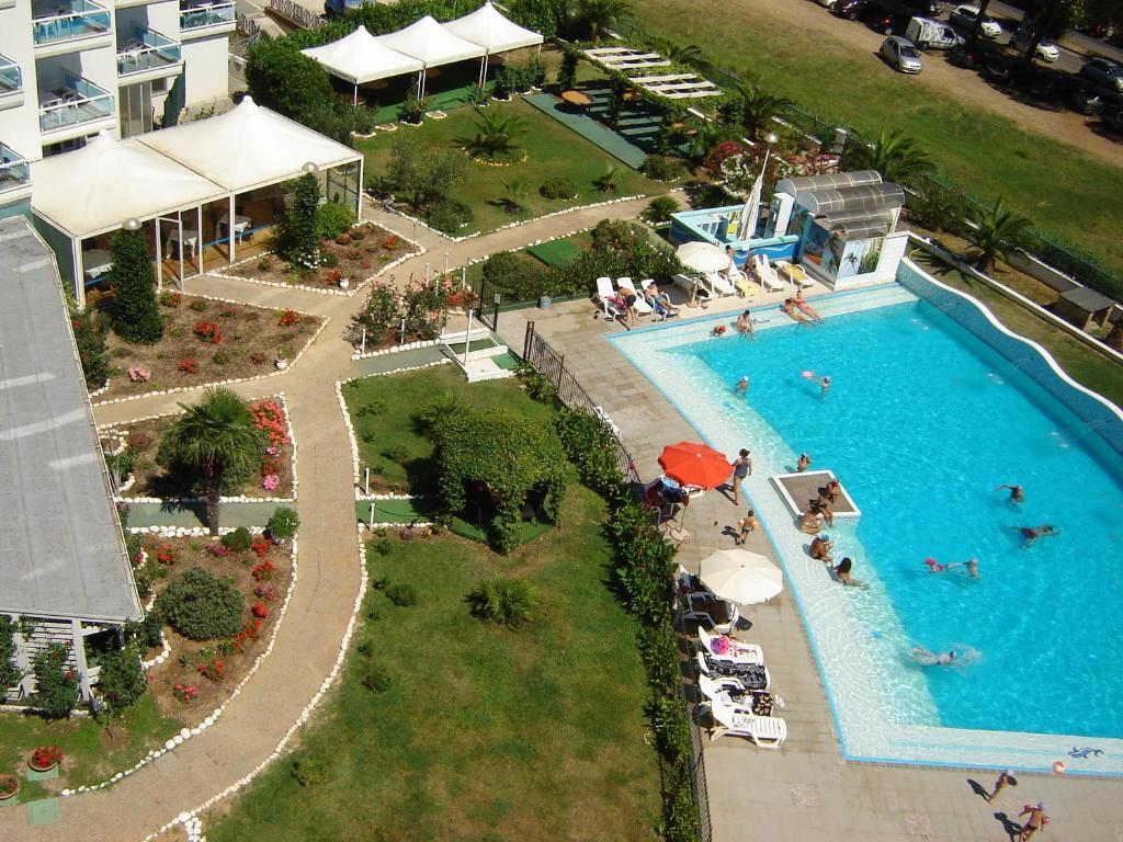 Elena Club Resort Силви Марина Екстериор снимка