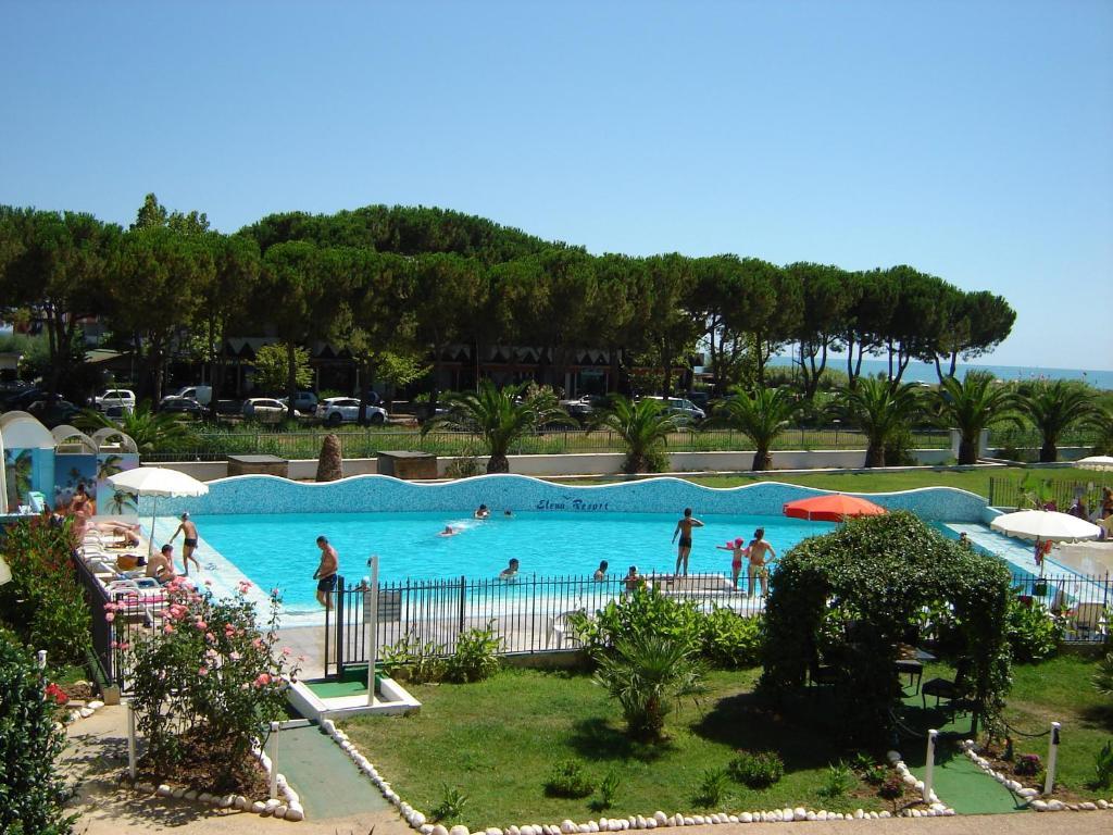 Elena Club Resort Силви Марина Екстериор снимка